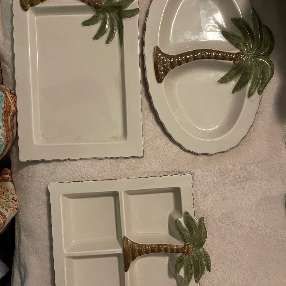Set of ceramic 3 serving dishes.  Pri